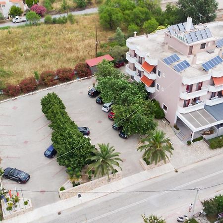 Fanari Hotel Bagian luar foto