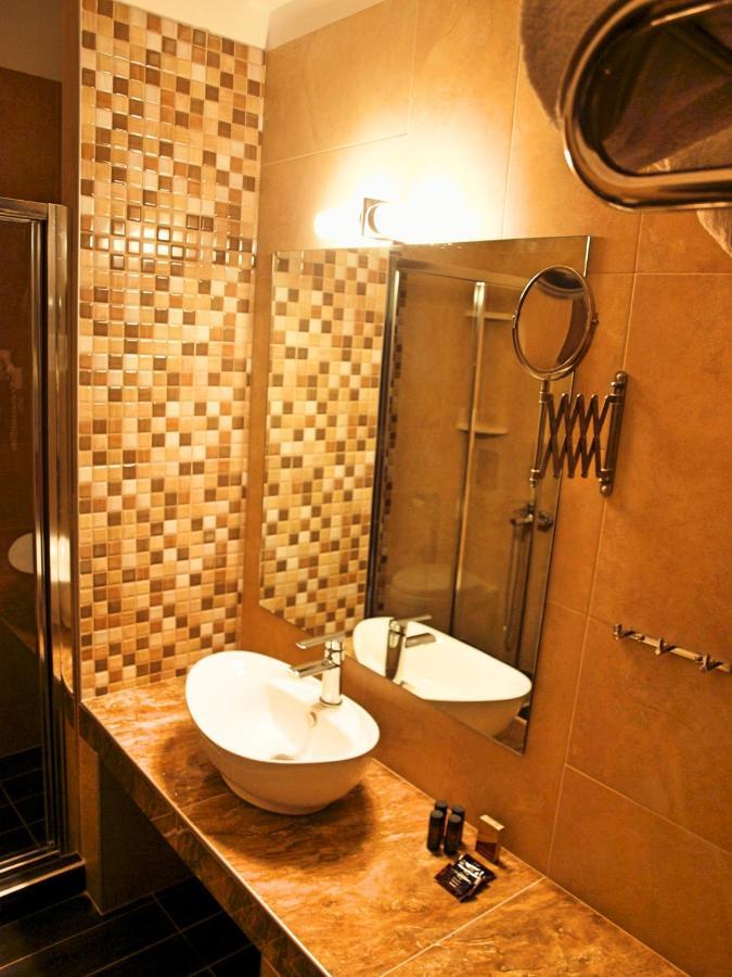 Fanari Hotel Bagian luar foto