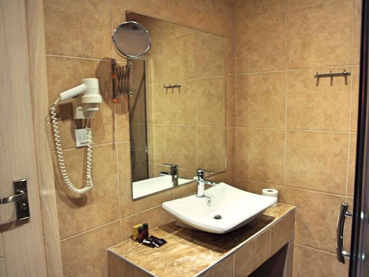 Fanari Hotel Bagian luar foto
